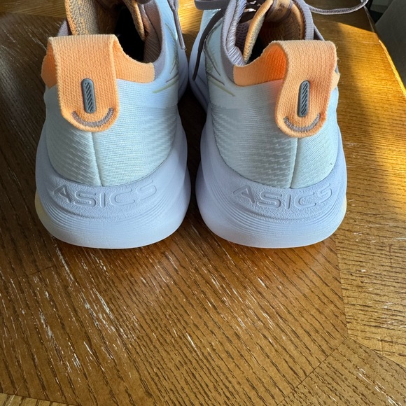 ASICS Womens White/Peach Athletic Shoes, Gel Nimbus 27, size 8, great condition! - Picture 3 of 6